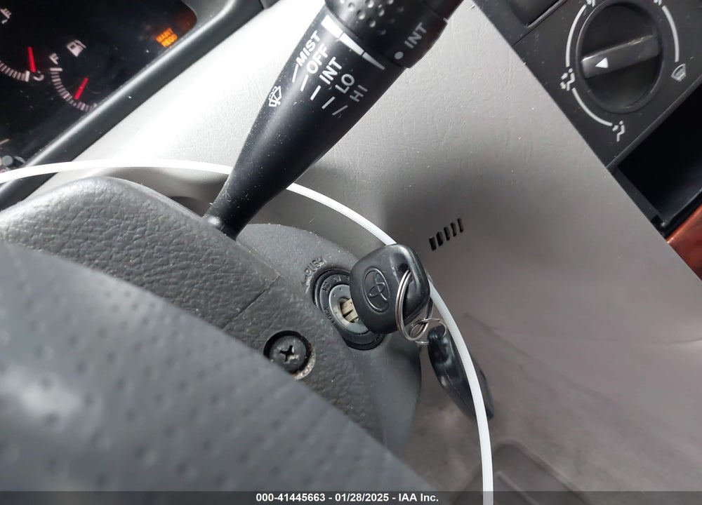 2007 TOYOTA COROLLA LE VIN: 1NXBR30EX7Z892672