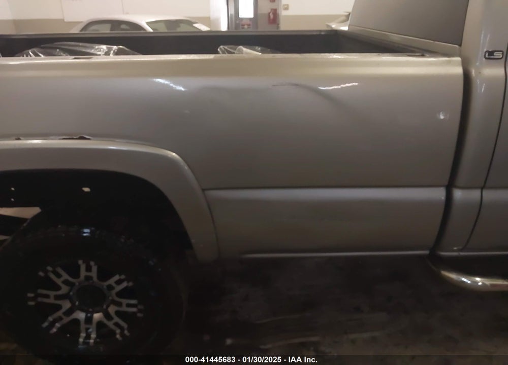 2003 CHEVROLET SILVERADO 2500HD LS VIN: 1GCHK23193F121110