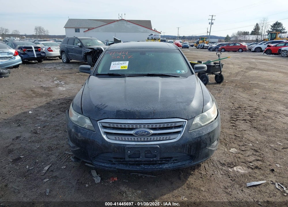 2010 FORD TAURUS SE VIN: 1FAHP2DW0AG133588
