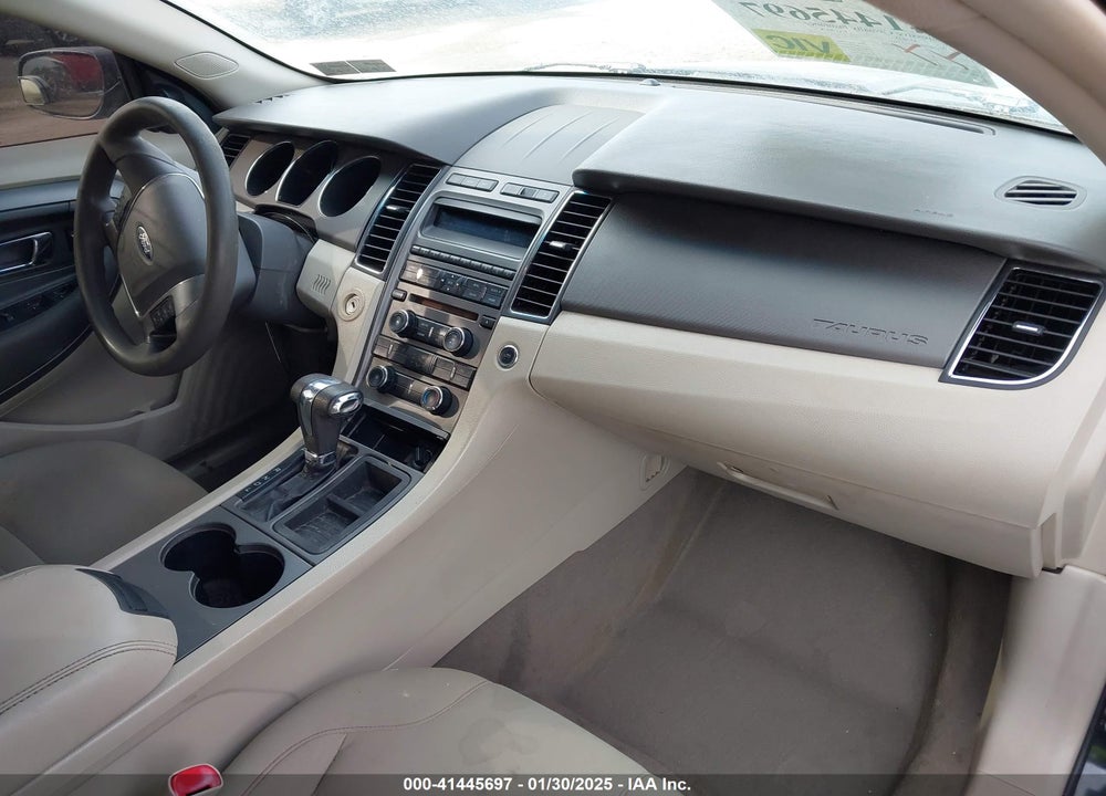 2010 FORD TAURUS SE VIN: 1FAHP2DW0AG133588