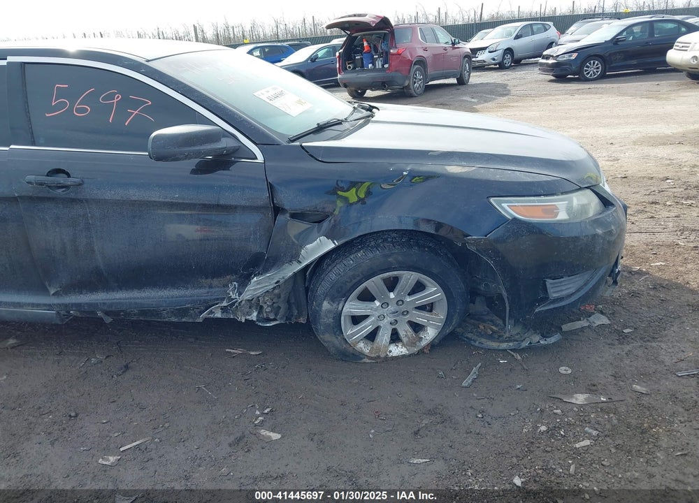 2010 FORD TAURUS SE VIN: 1FAHP2DW0AG133588