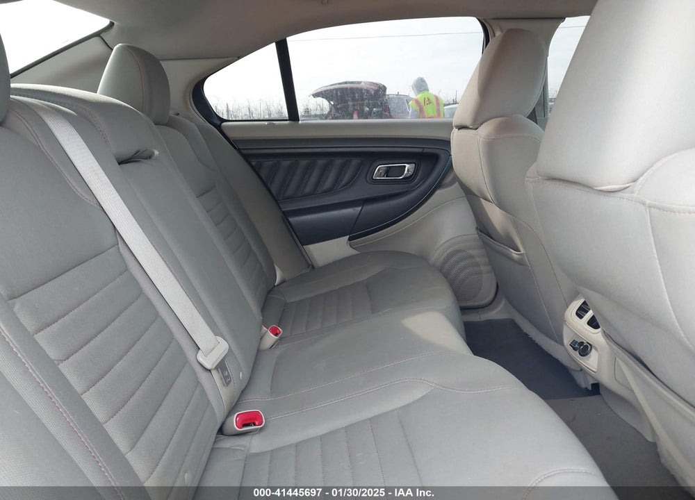2010 FORD TAURUS SE VIN: 1FAHP2DW0AG133588