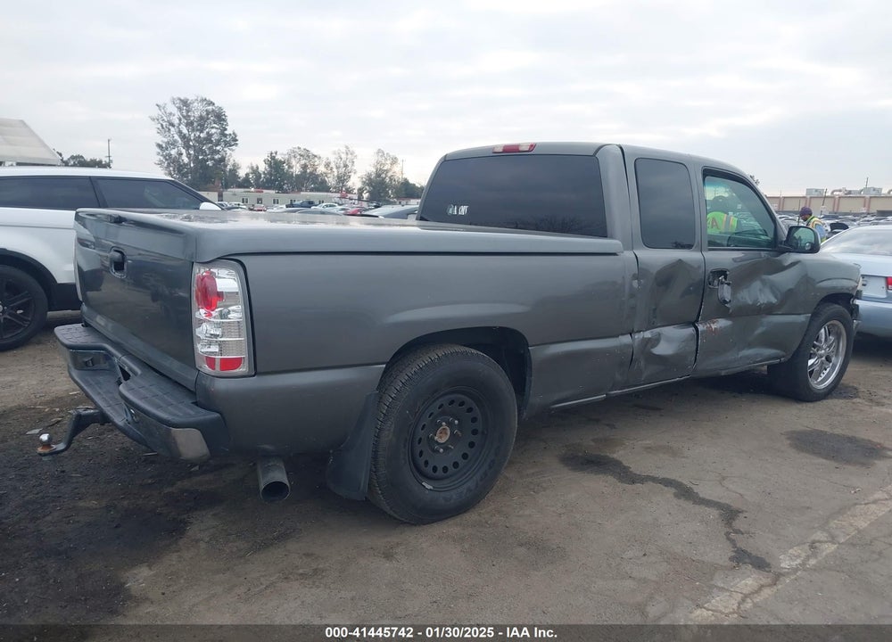 2002 CHEVROLET SILVERADO 1500 LS VIN: 2GCEC19V321176842