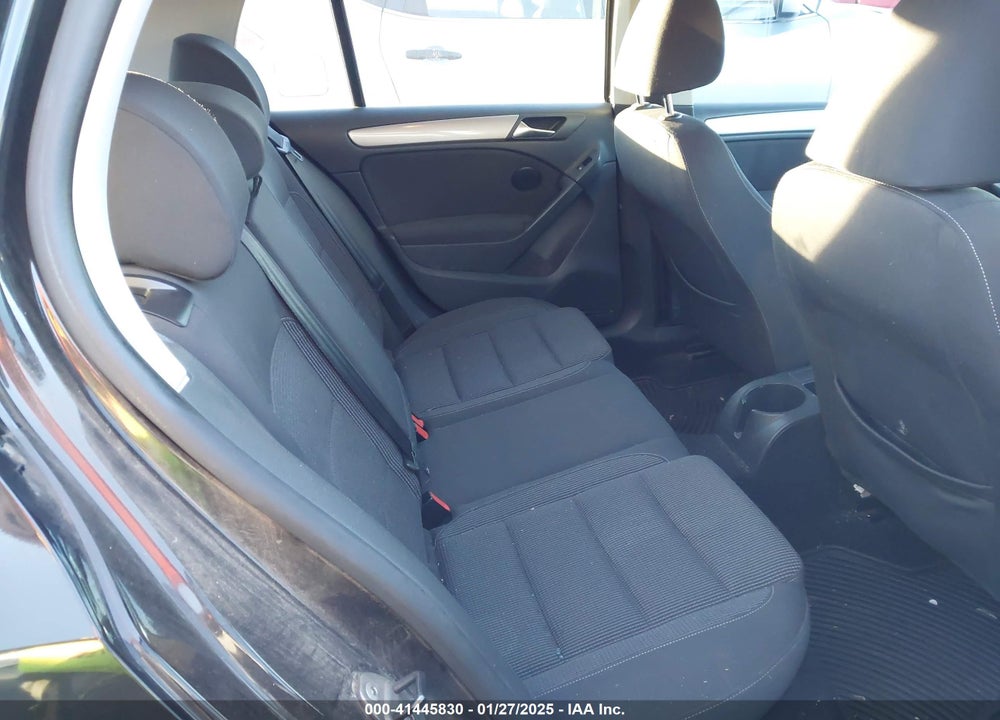 2011 VOLKSWAGEN GOLF VIN: WVWDA7AJ4BW150711