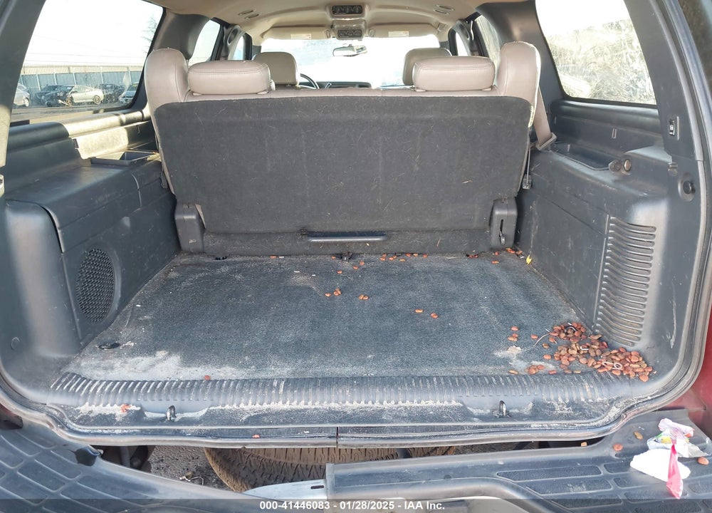 2002 CHEVROLET SUBURBAN 1500 LT VIN: 1GNFK16T92J186217