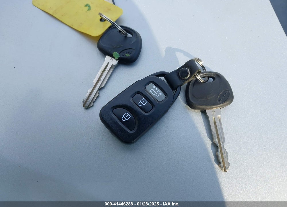 2010 HYUNDAI ELANTRA GLS VIN: KMHDU4AD3AU083931