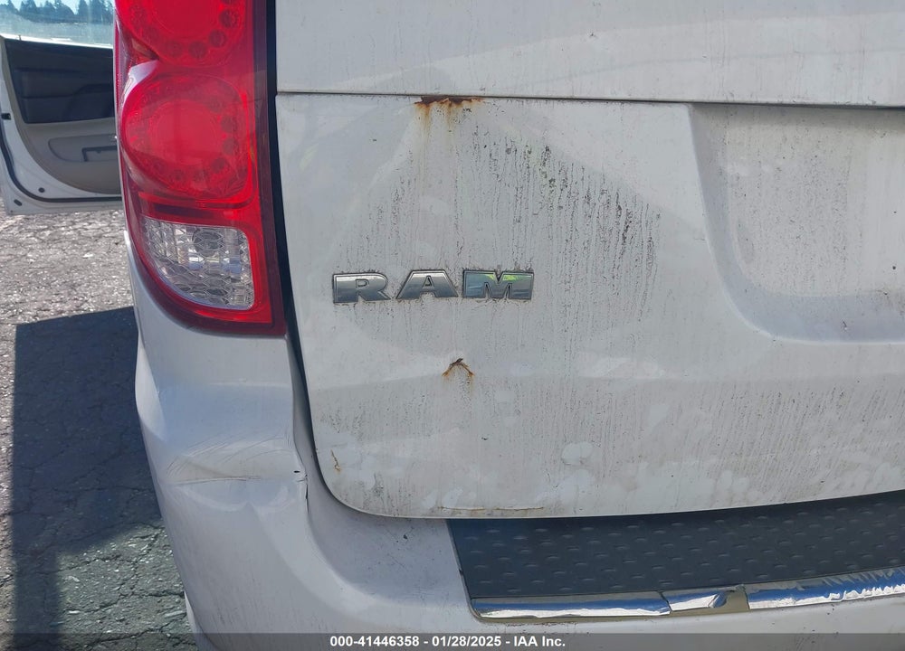 2015 RAM CARGO TRADESMAN VIN: 2C4JRGAG1FR680102