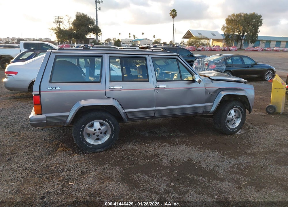 1992 JEEP CHEROKEE LAREDO VIN: 1J4FJ58S5NL206344