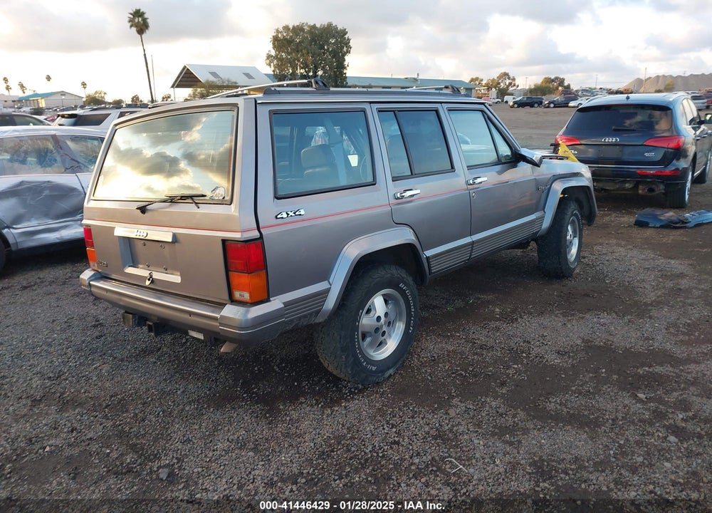 1992 JEEP CHEROKEE LAREDO VIN: 1J4FJ58S5NL206344