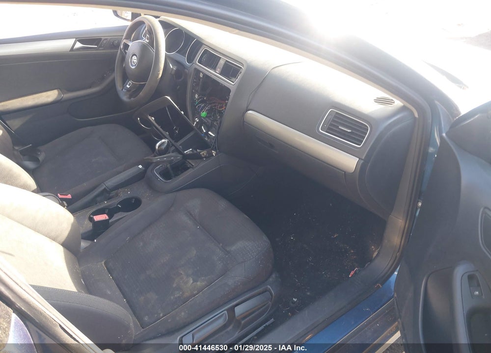 2015 VOLKSWAGEN JETTA VIN: 3VWD17AJ3FM307678