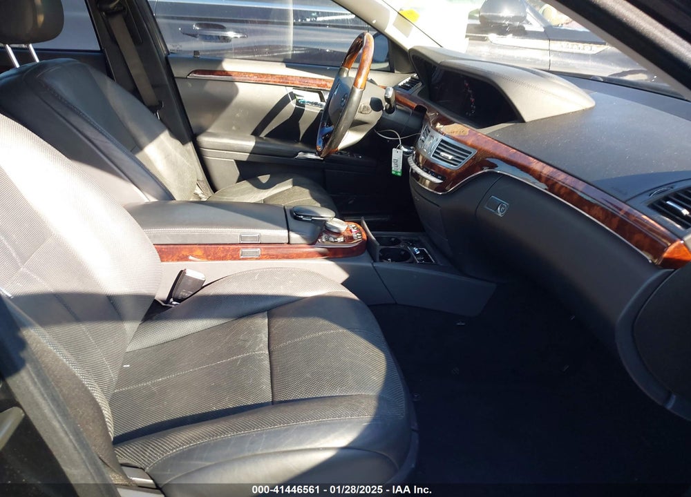 2007 MERCEDES-BENZ S 550 VIN: WDDNG71X37A046342