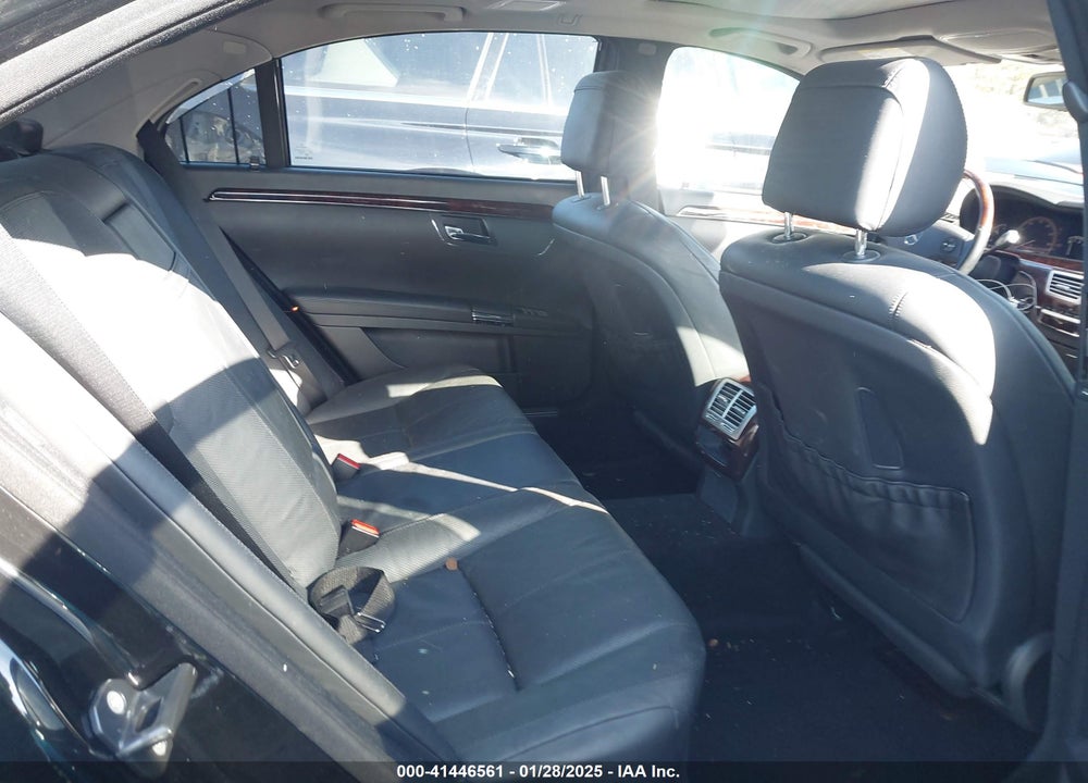 2007 MERCEDES-BENZ S 550 VIN: WDDNG71X37A046342