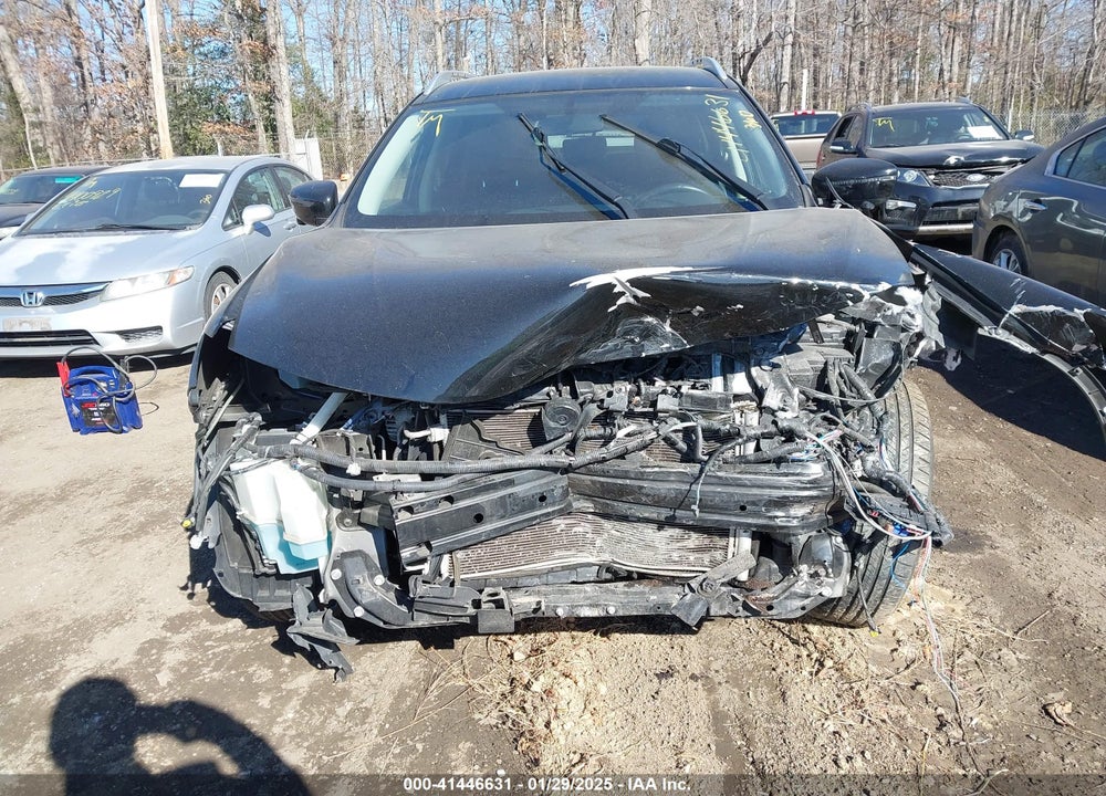 2018 NISSAN ROGUE VIN: KNMAT2MV2JP523011