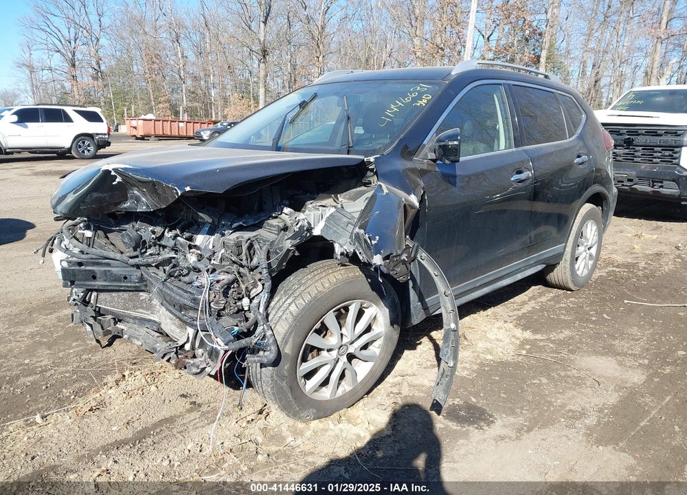 2018 NISSAN ROGUE VIN: KNMAT2MV2JP523011