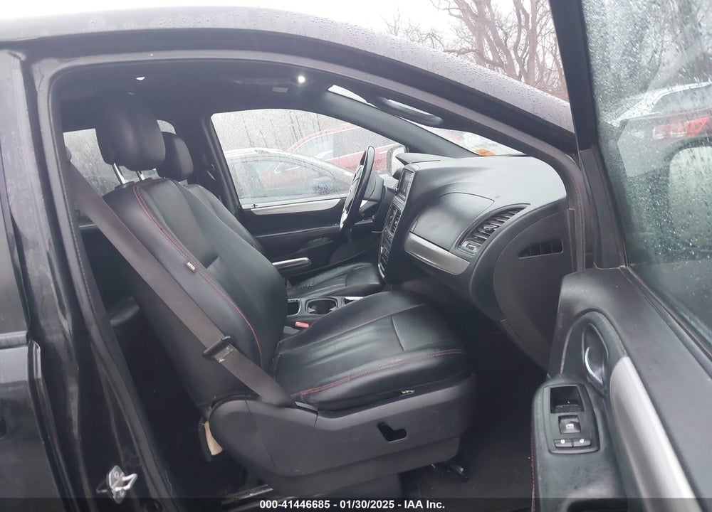 2016 DODGE GRAND CARAVAN R/T VIN: 2C4RDGEG3GR123673