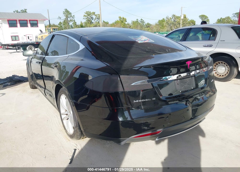 2015 TESLA MODEL S VIN: 5YJSA1H20FFP78519