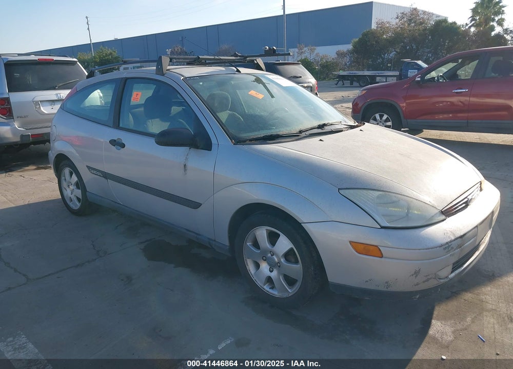 2000 FORD FOCUS ZX3 VIN: 3FAFP3137YR219054