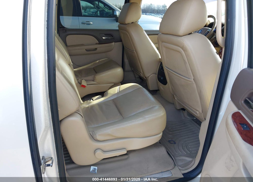 2011 CHEVROLET SUBURBAN 1500 LTZ VIN: 1GNSCKE02BR317269