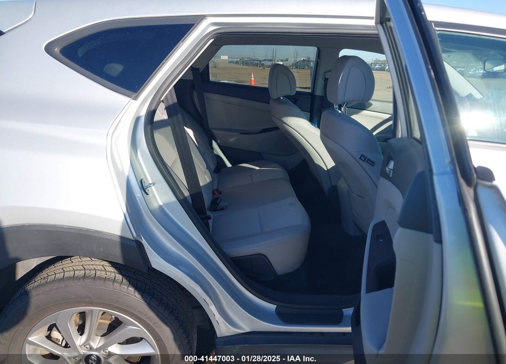 2018 HYUNDAI TUCSON VIN: KM8J23A48JU777548