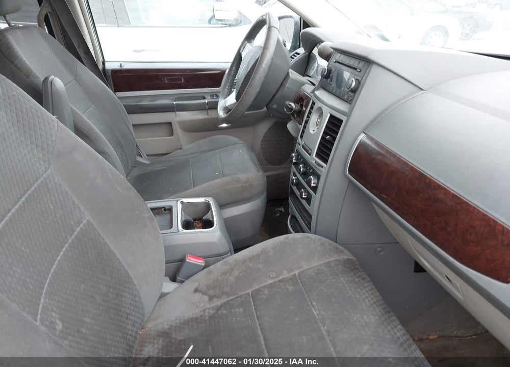 2010 CHRYSLER TOWN & COUNTRY TOURING VIN: 2A4RR5D13AR113827