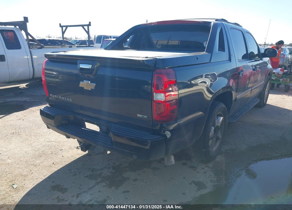 2011 CHEVROLET AVALANCHE 1500 LTZ VIN: 3GNMCGE00BG391196
