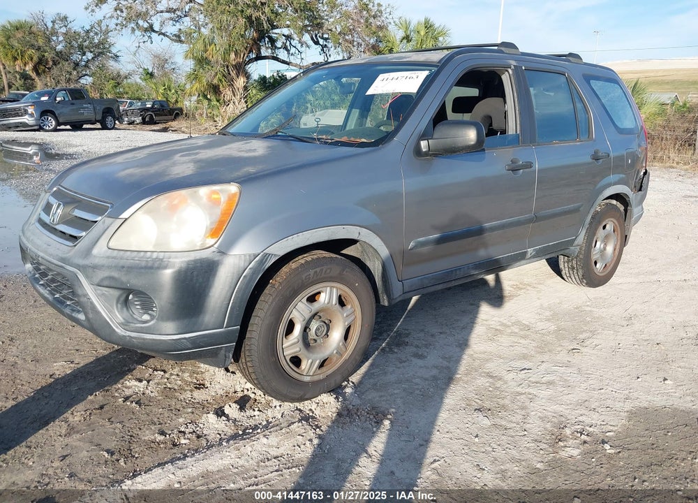 2005 HONDA CR-V LX VIN: JHLRD685X5C010946