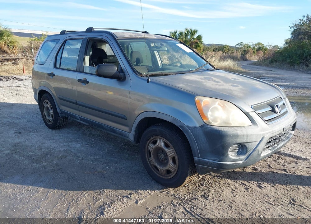 2005 HONDA CR-V LX VIN: JHLRD685X5C010946