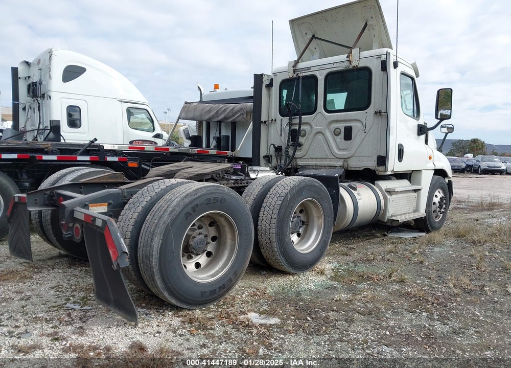 2016 FREIGHTLINER CASCADIA 125 VIN: 3AKJGEDV0GSHE5578