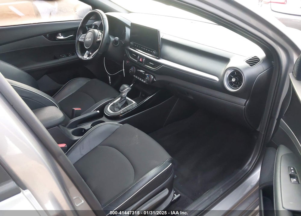 2023 KIA FORTE VIN: 3KPF54AD9PE564137
