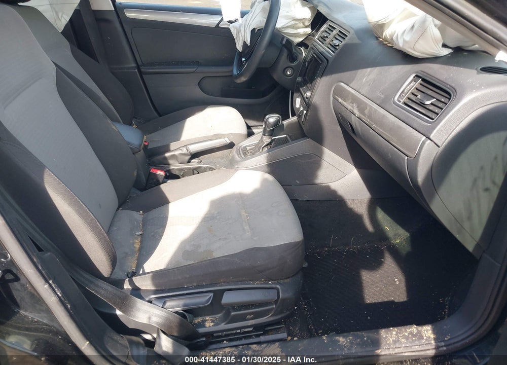 2017 VOLKSWAGEN JETTA VIN: 3VW2B7AJ1HM415322