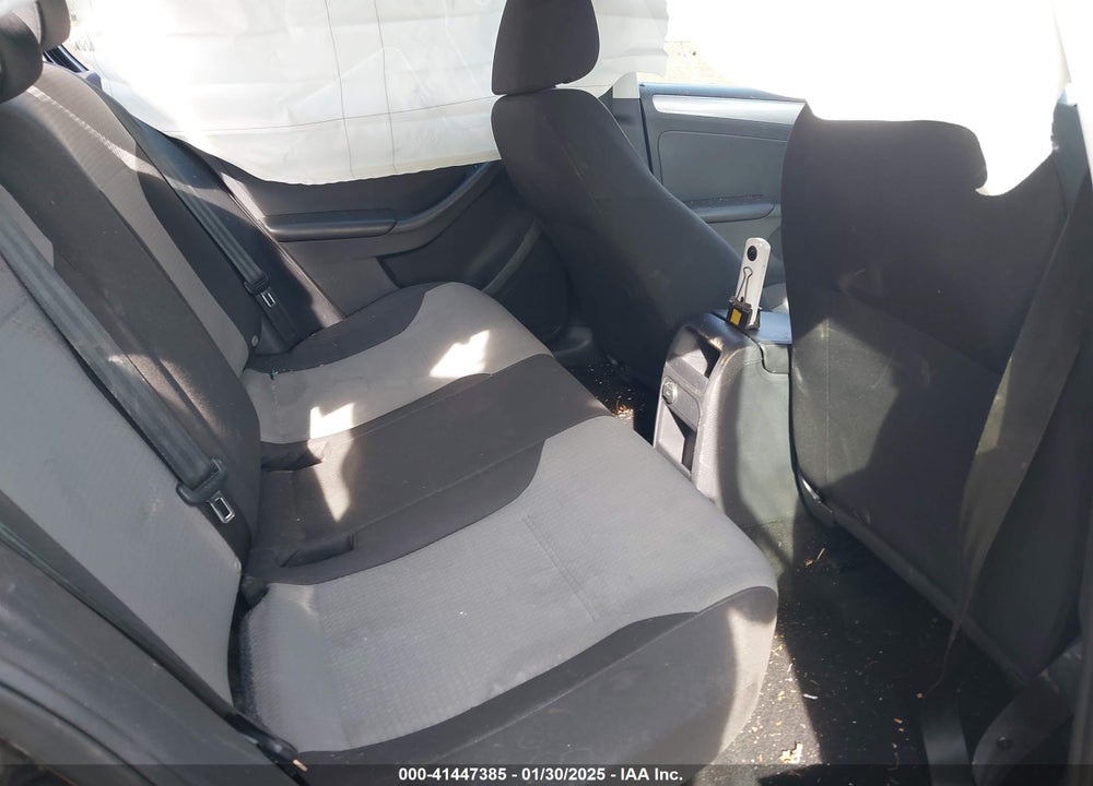 2017 VOLKSWAGEN JETTA VIN: 3VW2B7AJ1HM415322