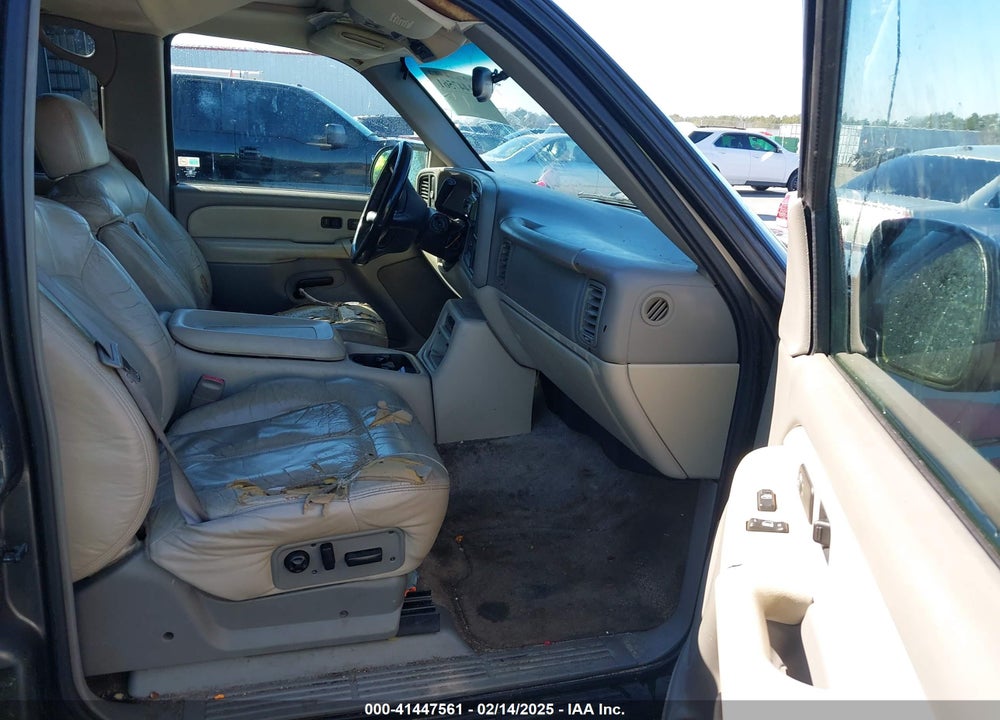 2001 CHEVROLET TAHOE LT VIN: 1GNEC13T11J119588