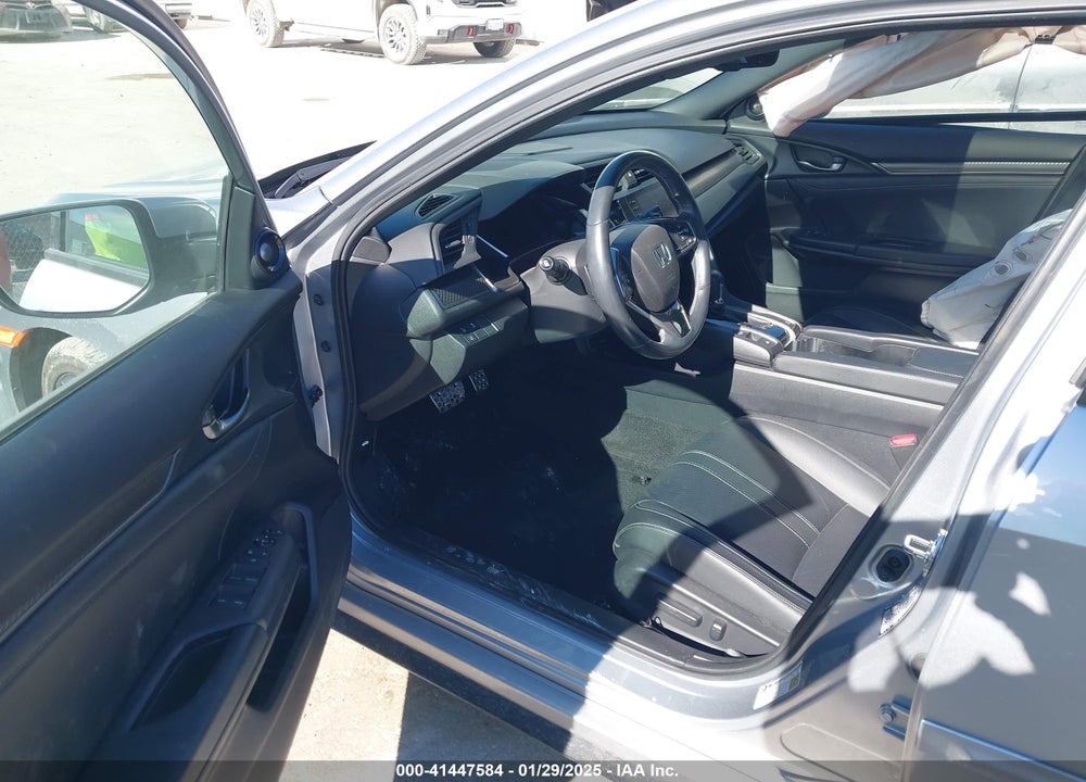 2019 HONDA CIVIC VIN: SHHFK7H92KU220467