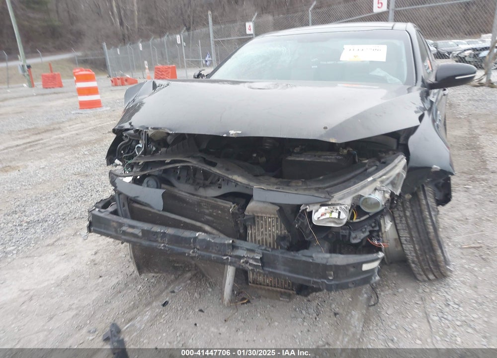 2014 KIA OPTIMA VIN: 5XXGR4A68EG325077
