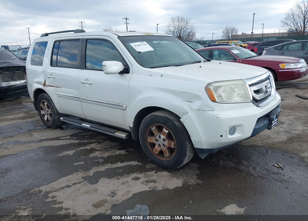 2011 HONDA PILOT TOURING VIN: 5FNYF4H92BB037647