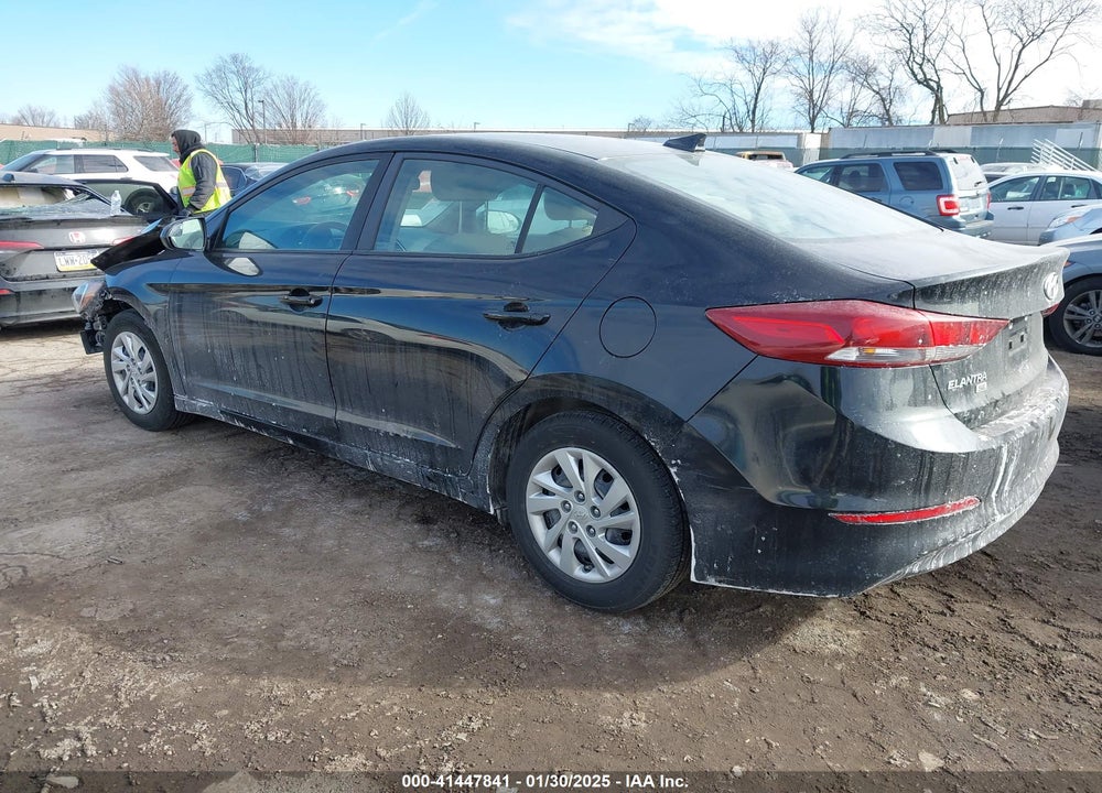 2017 HYUNDAI ELANTRA VIN: KMHD74LF7HU091756