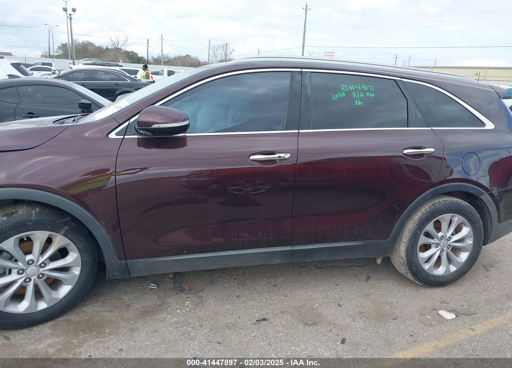 2016 KIA SORENTO VIN: 5XYPH4A53GG008123