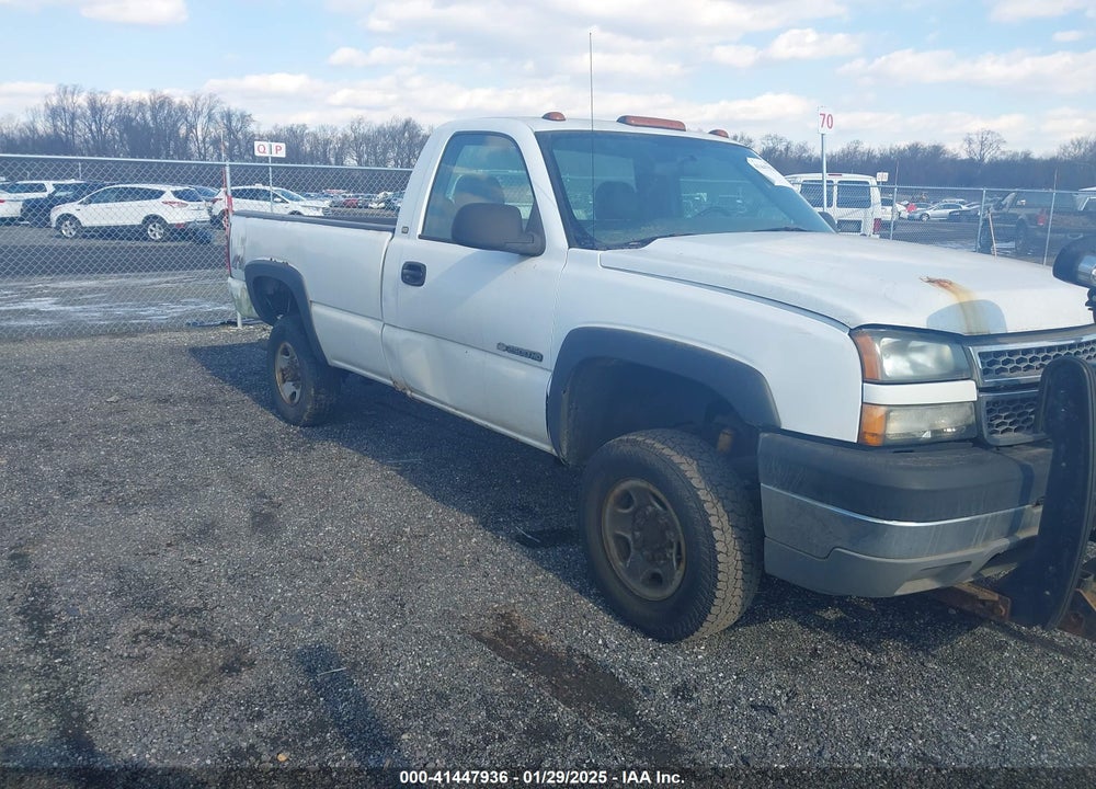 2005 CHEVROLET SILVERADO 2500HD WORK TRUCK VIN: 1GCHK24U05E120428