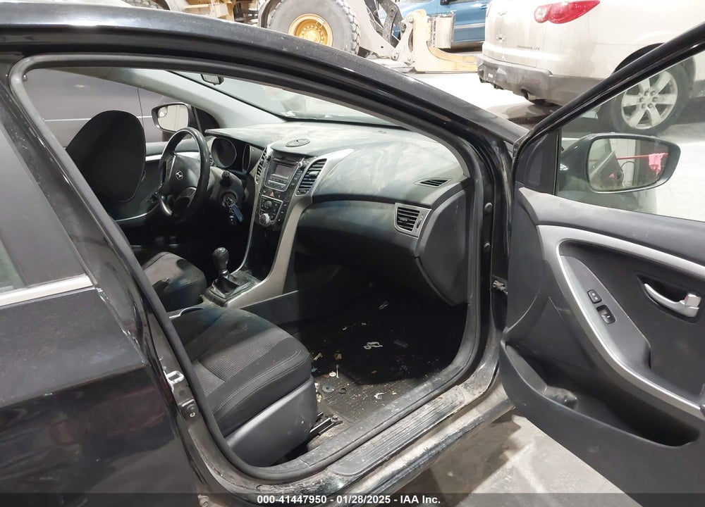 2014 HYUNDAI ELANTRA GT VIN: KMHD35LH8EU204290