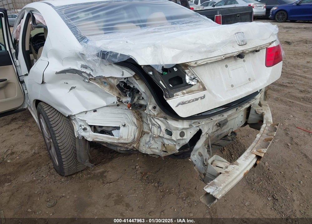 2014 HONDA ACCORD VIN: 1HGCR2F85EA112582