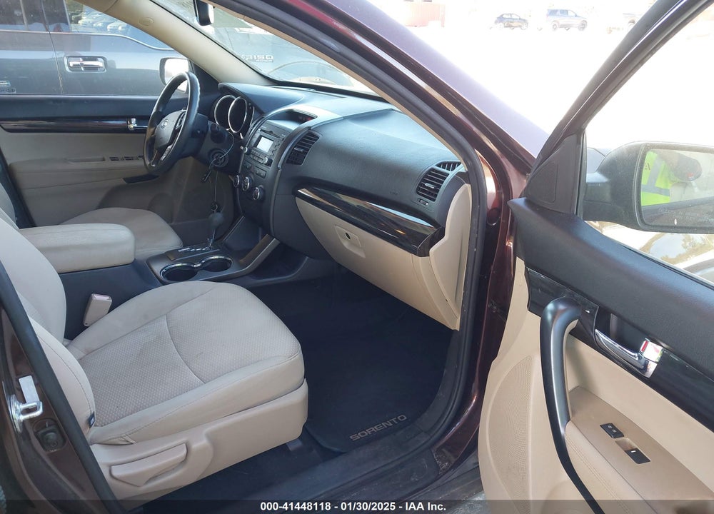 2012 KIA SORENTO LX VIN: 5XYKT3A10CG274063