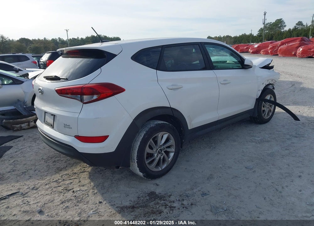 2017 HYUNDAI TUCSON SE VIN: KM8J23A45HU352718
