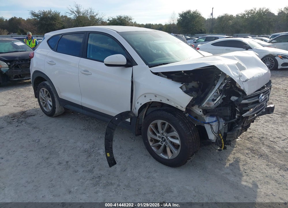 2017 HYUNDAI TUCSON SE VIN: KM8J23A45HU352718