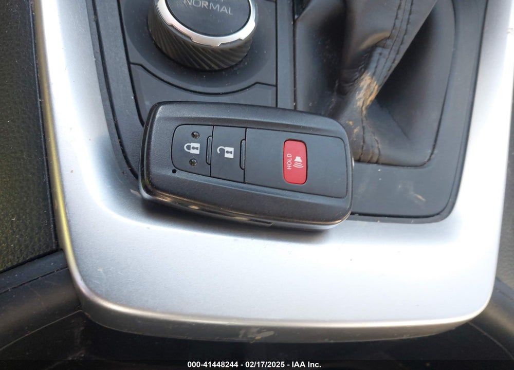 2022 TOYOTA RAV4 HYBRID XLE VIN: JTMRWRFV7ND137577