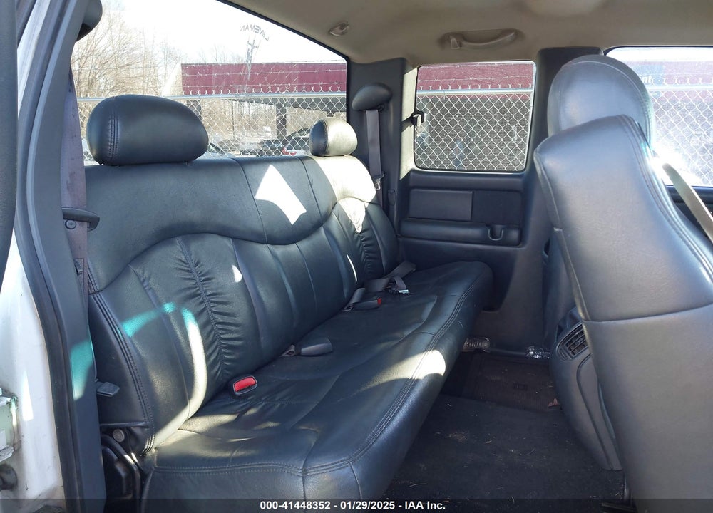 2000 CHEVROLET SILVERADO 1500 LS VIN: 1GCEK19T8YE138791