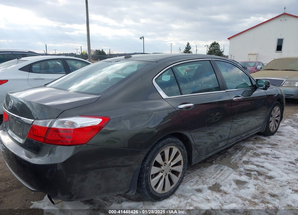 2015 HONDA ACCORD VIN: 1HGCR2F84FA109349