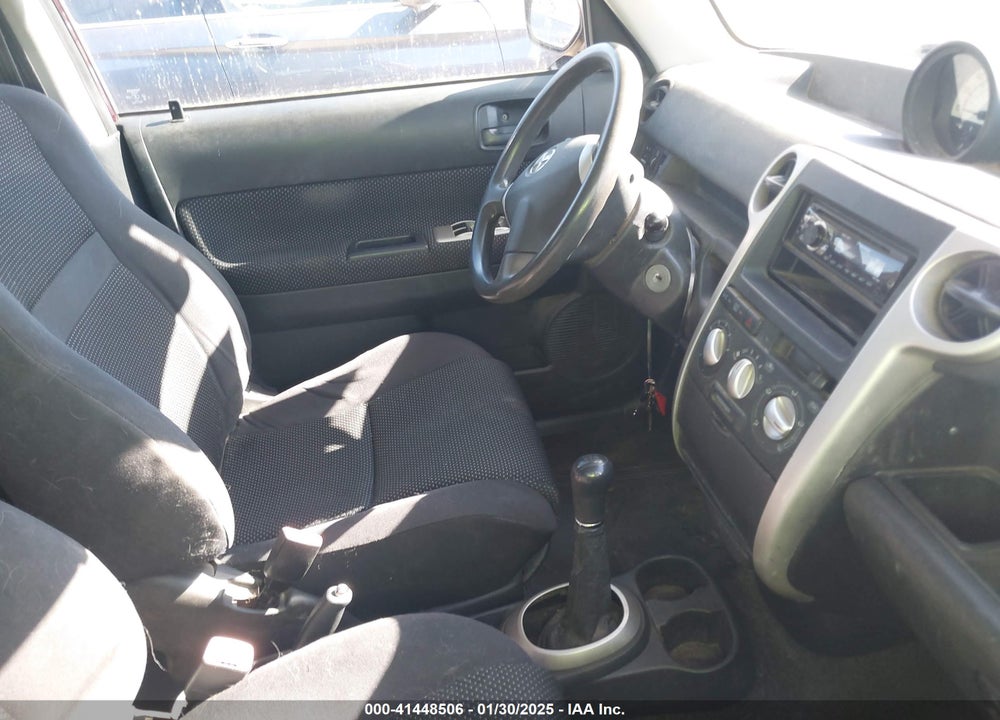 2005 SCION XB VIN: JTLKT334350178769