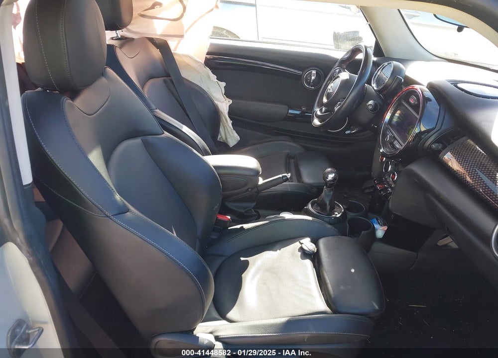 2014 MINI COOPER VIN: WMWXM7C55ET969444