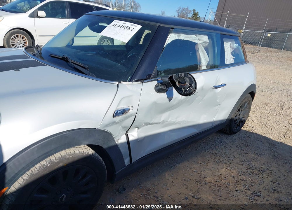 2014 MINI COOPER VIN: WMWXM7C55ET969444