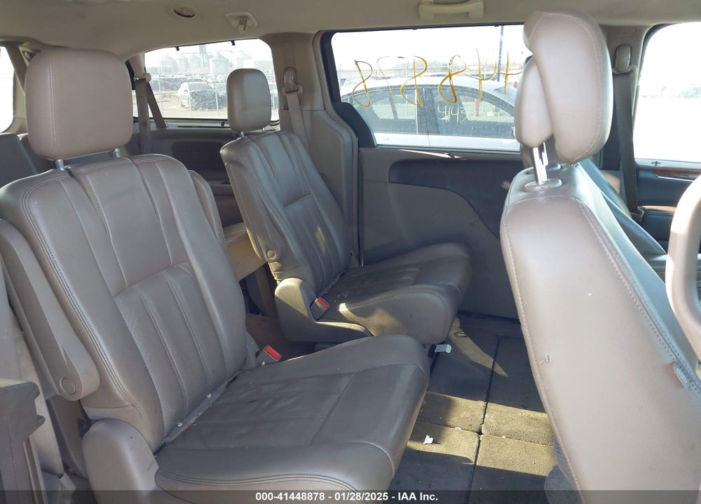 2011 CHRYSLER TOWN & COUNTRY TOURING-L VIN: 2A4RR8DG5BR704183
